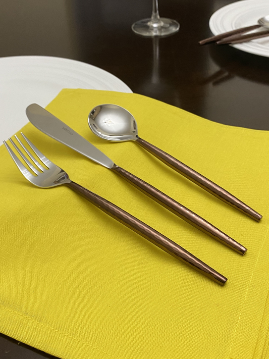 Hammered Stainless Steel Flatware 18-Piece Set (Dinner knives, Dinner Forks, Soup Spoons)-Brown